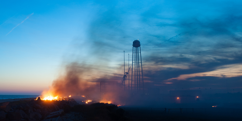Illustration for article titled NASA Releases Harrowing New Photos of Last Year’s Antares Rocket Explosion